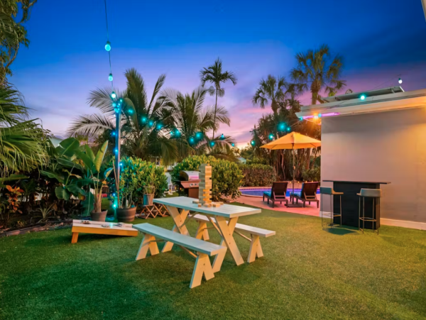 Luxurious Fort Lauderdale River Access with Heated Pool & Kayaks
